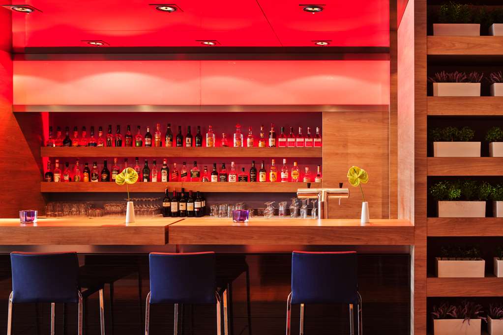 IntercityHotel Mannheim, Germany - Bar/Lounge