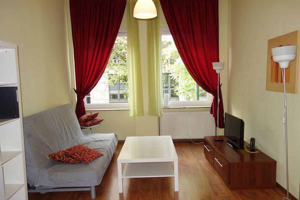 Tolstov Hotels Media Harbour Apartment