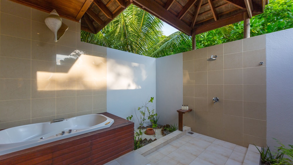 Jetted tub