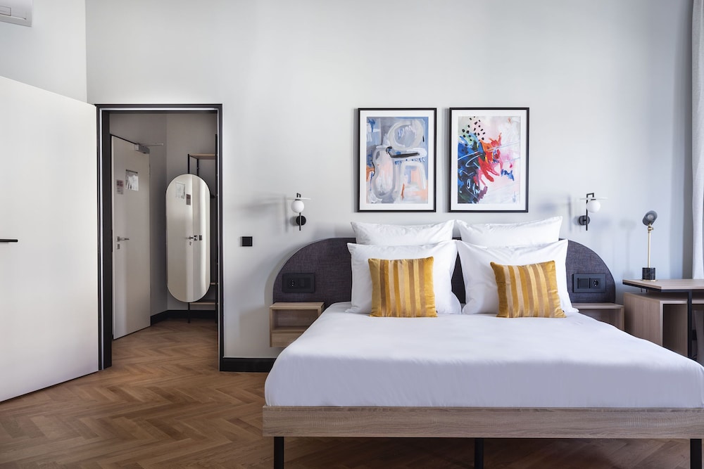 Numa Novela Rooms & Apartments
