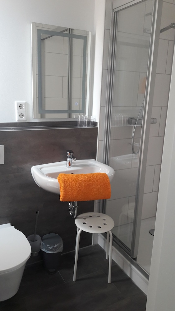Bathroom shower