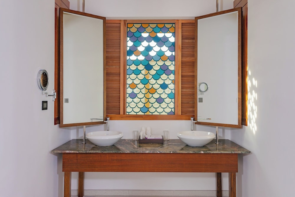 Bathroom sink