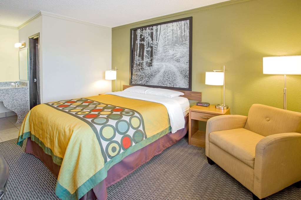 Super 8 by Wyndham Windsor Madison North - photo 4