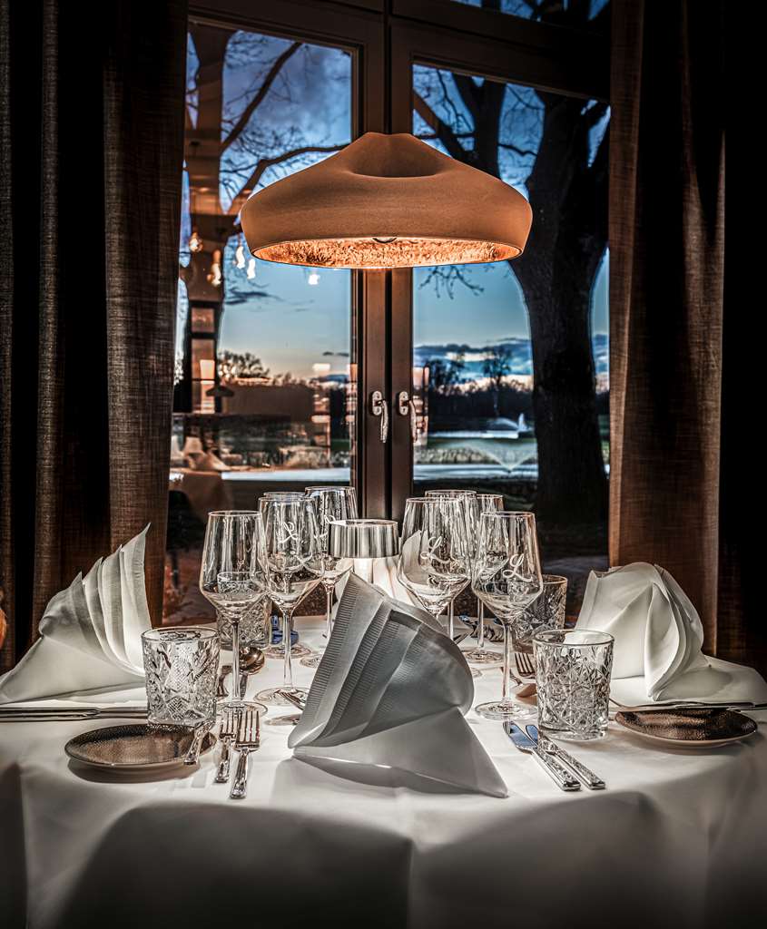 Steigenberger Hotel Treudelberg, Hamburg, Germany - Restaurant