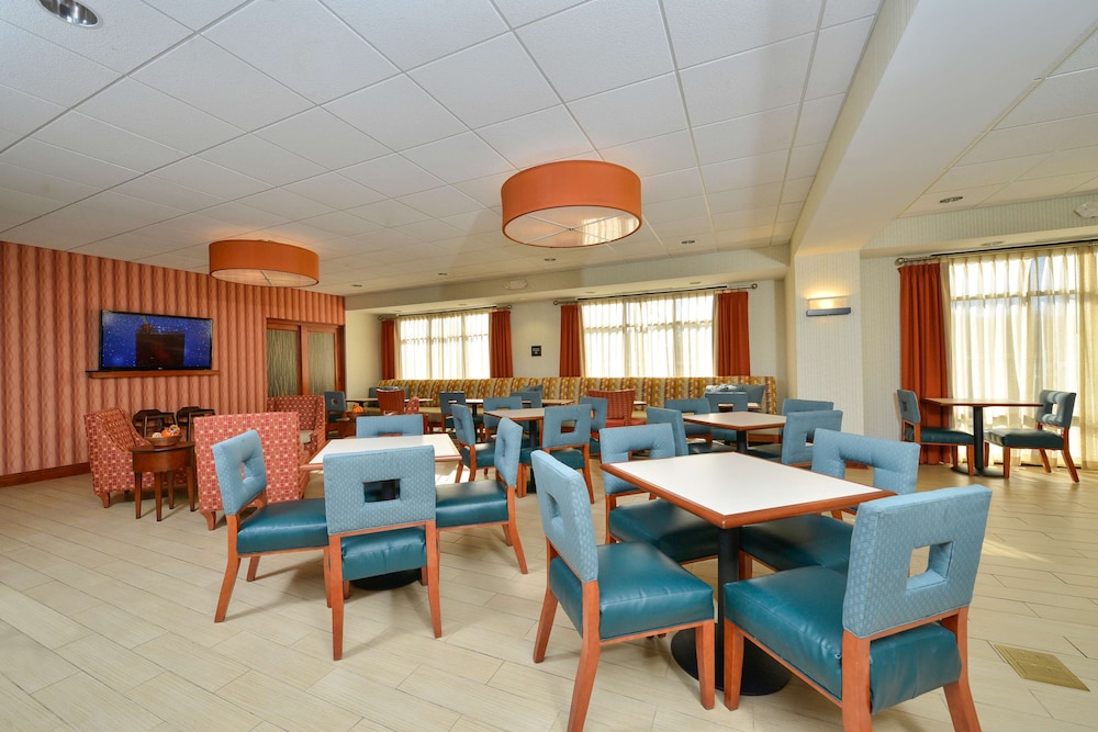 Hampton Inn Farmville VA - photo 3