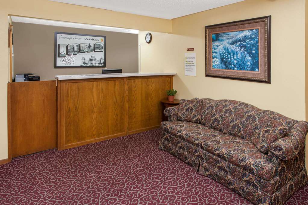 Super 8 by Wyndham Anamosa IA - photo 3