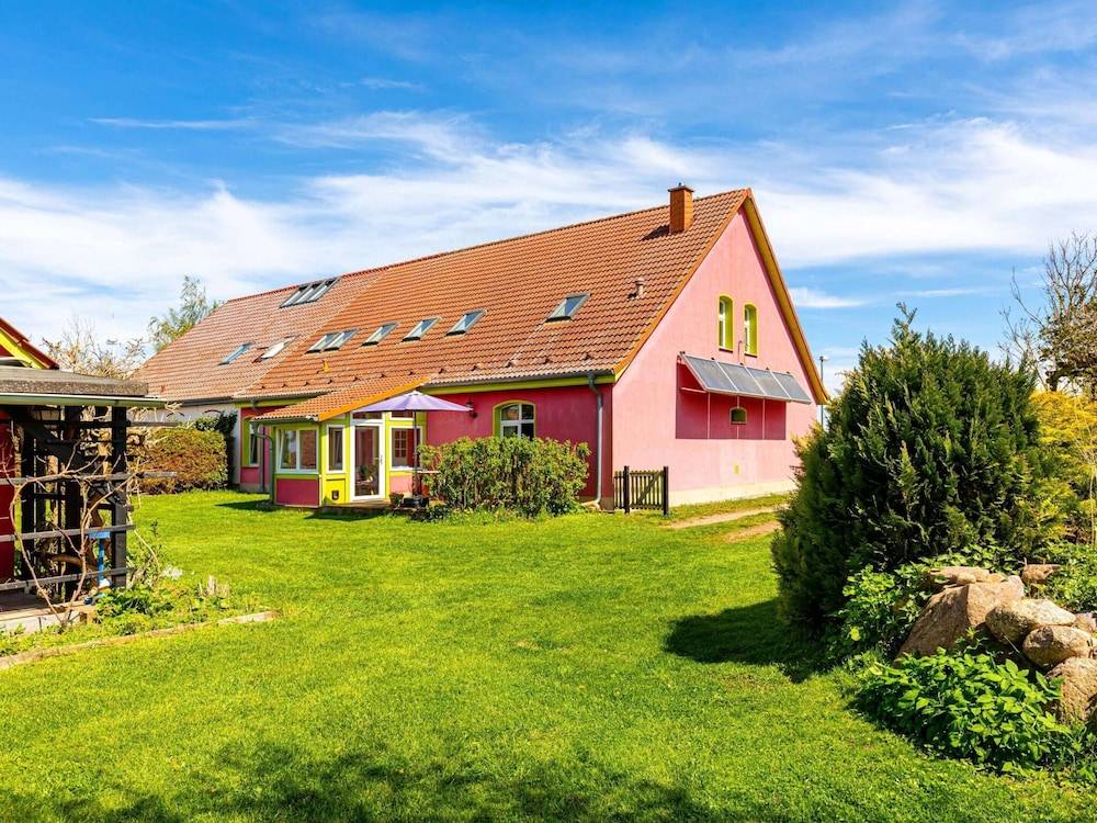 Apartment in Altentreptow with Garden cleaning included