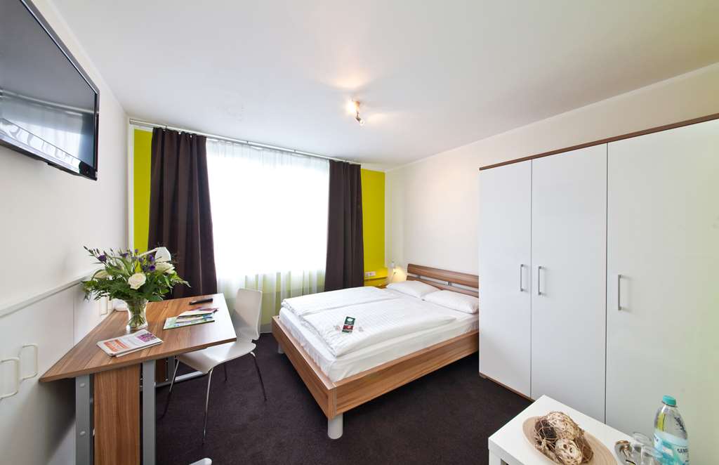 Queensize Room_Novum Hotel Aviva Leipzig