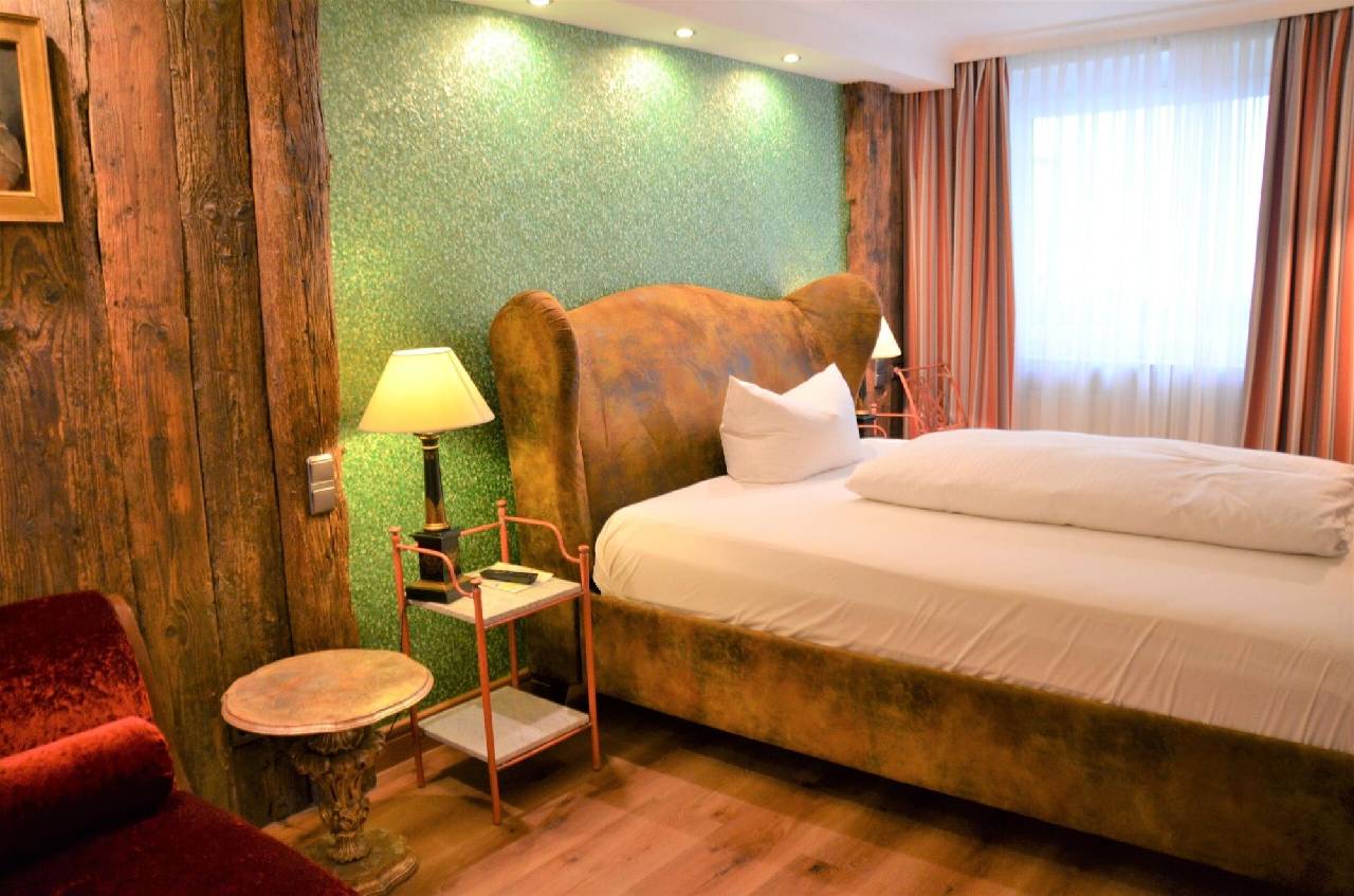 Guest room