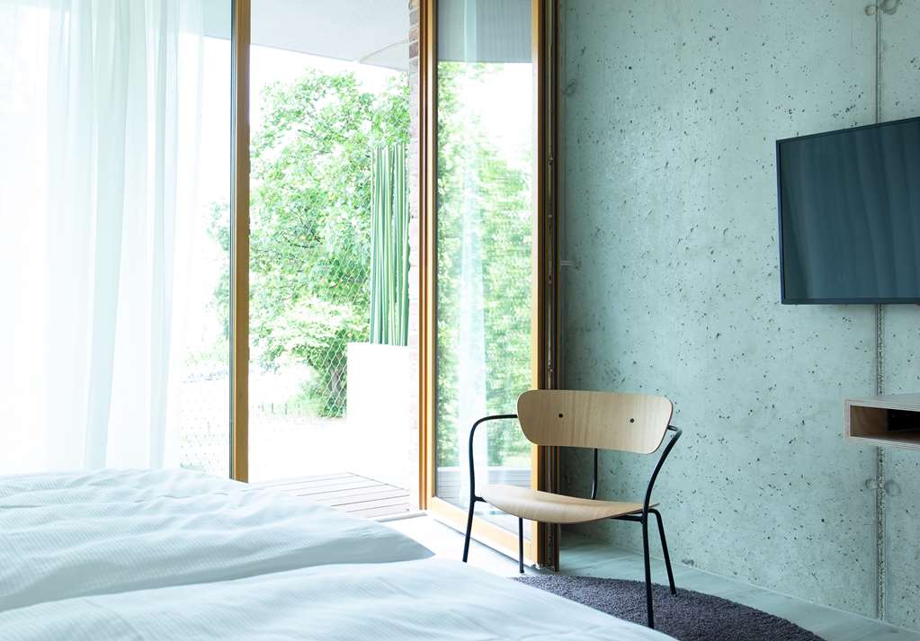 essen room chair