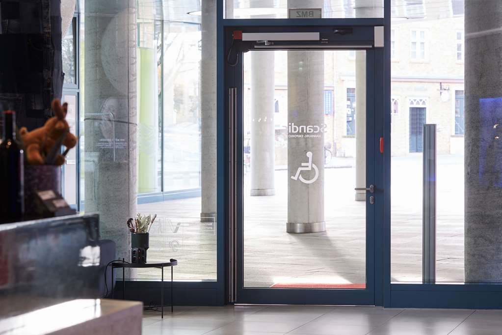 Scandic Hamburg Emporio lobby accessible entrance