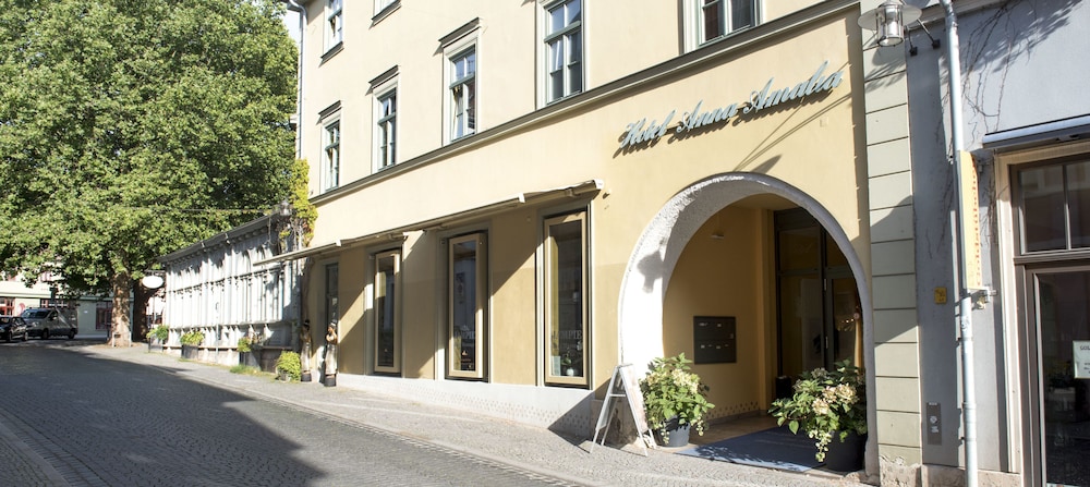 Primary image