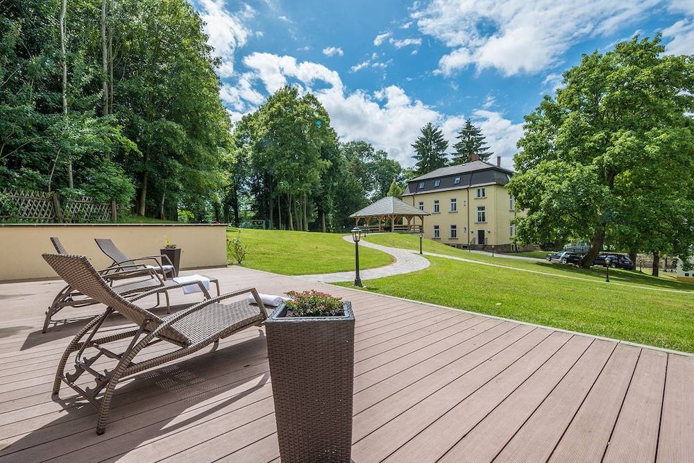Sundeck
