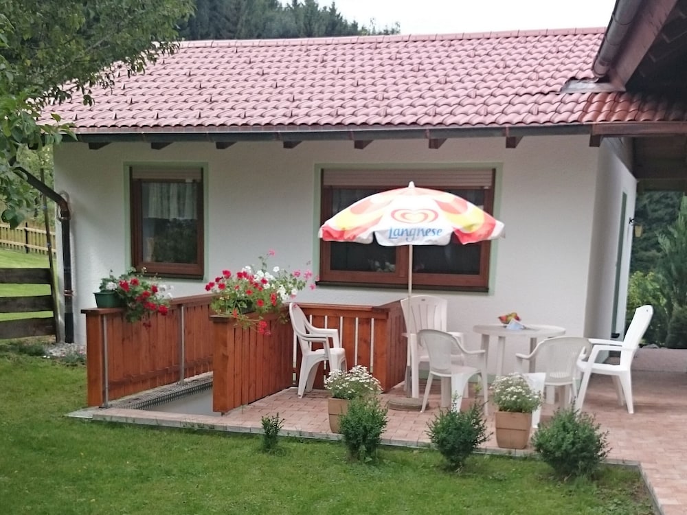 Ruhiges Apartment mit Sauna Burggen