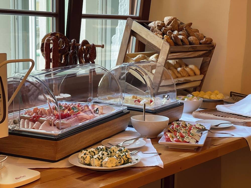 Breakfast buffet