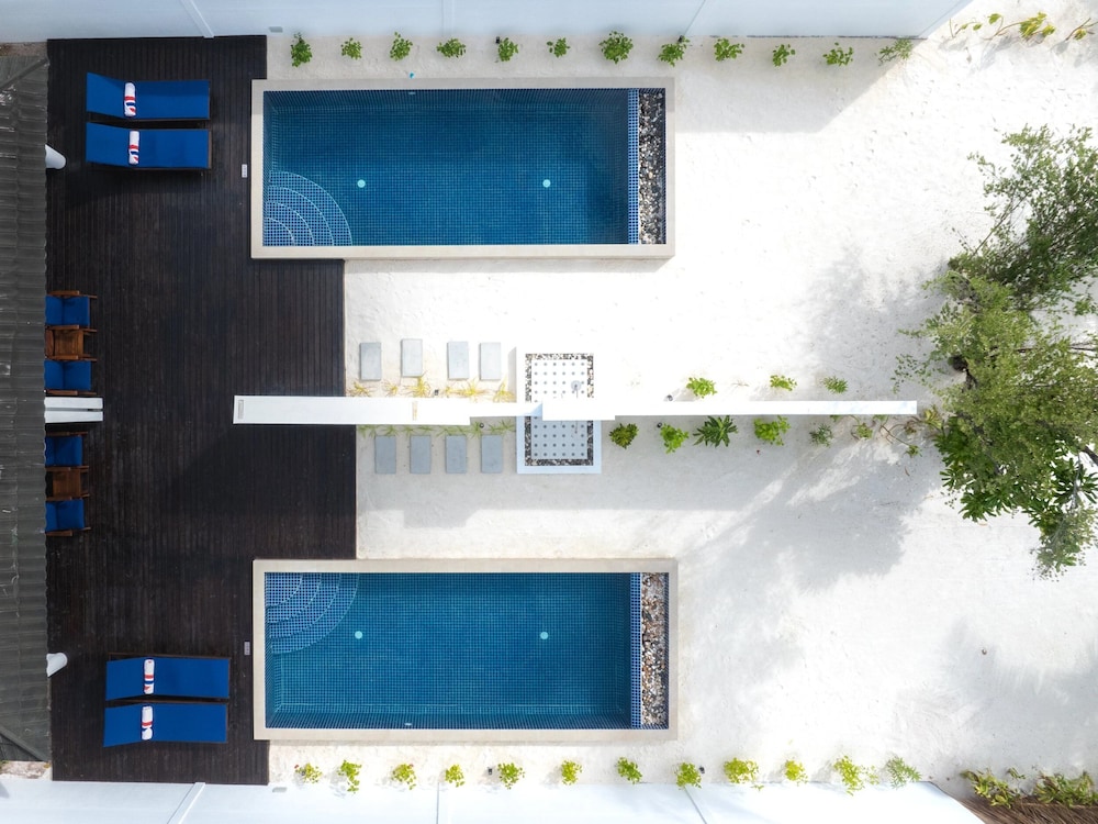Private pool
