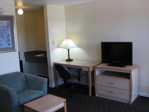 Relax Inn Marlin - photo 4