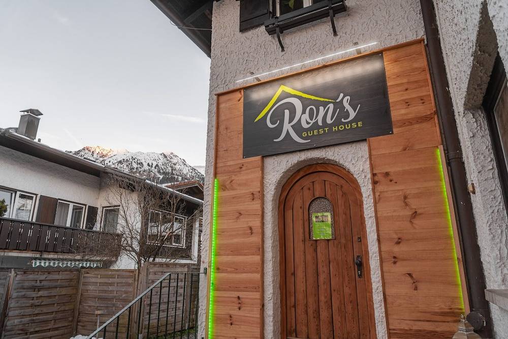 Ron s Guesthouse