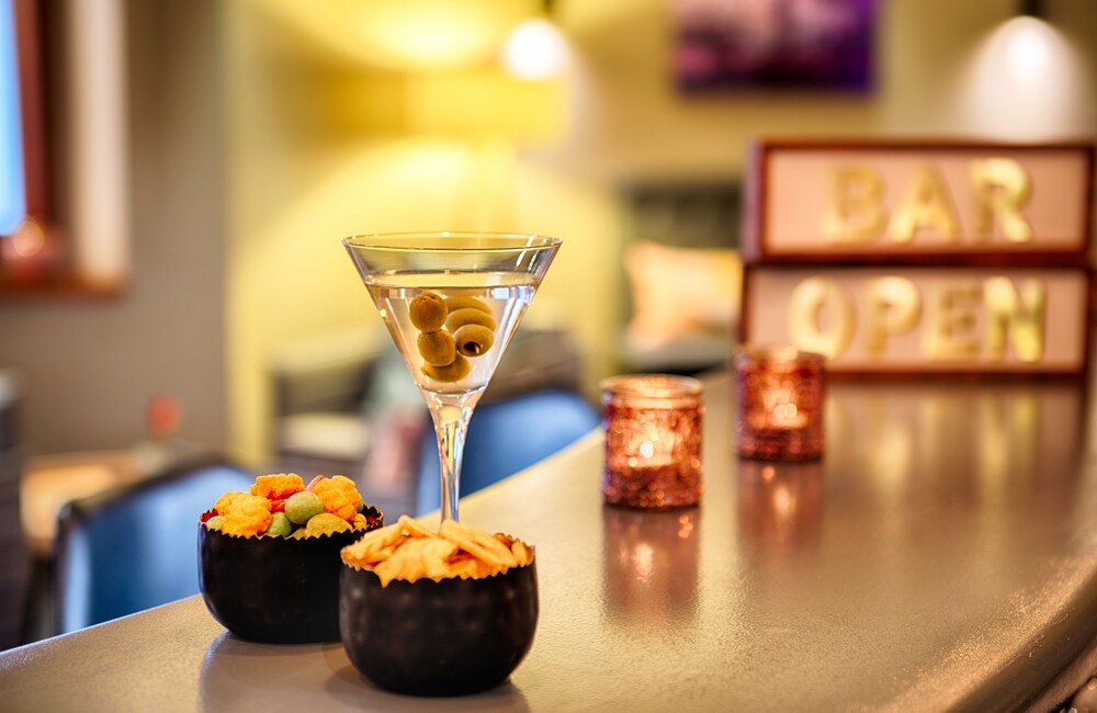 Hotel Bar