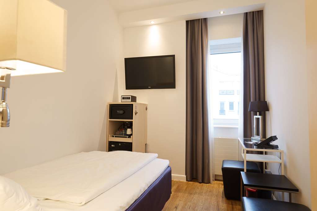 scandic berlin kurfuerstendamm room singleuse sr bed tv