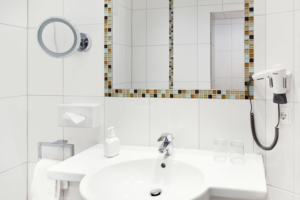 Bathroom sink
