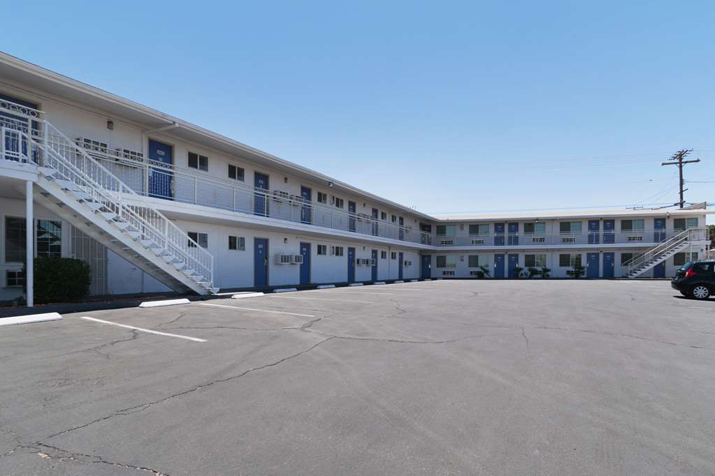 Motel 6 Barstow CA Route 66 - photo 3