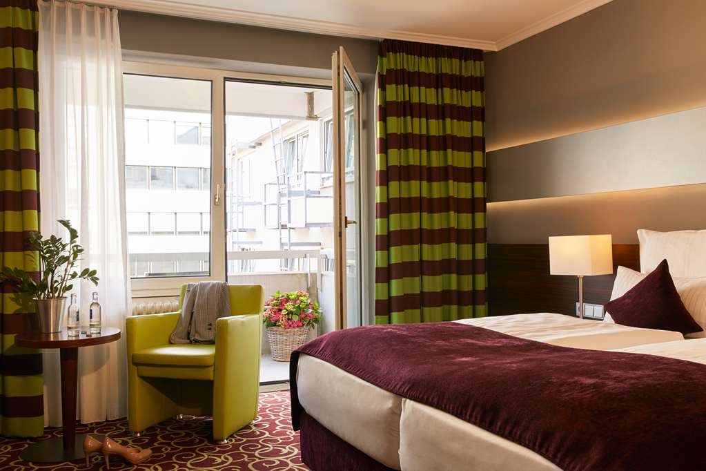 Guestroom Business Room