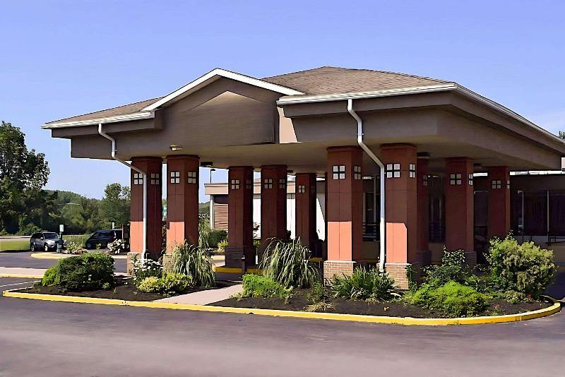 Ramada by Wyndham East Syracuse Carrier Circle - photo 3