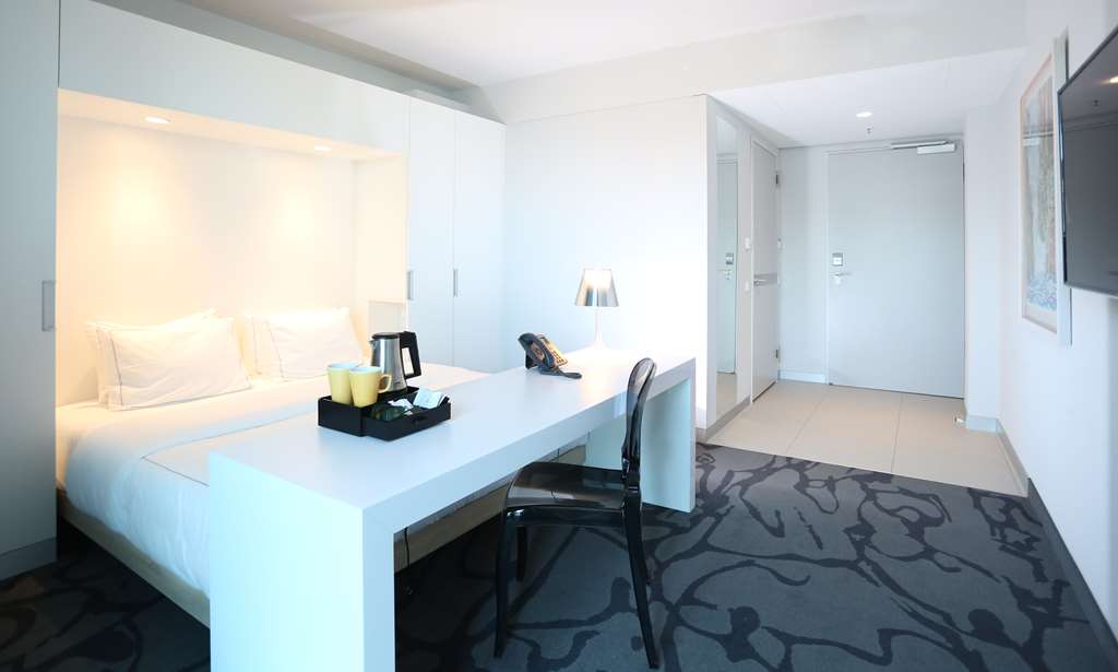 artotel wheelchair room