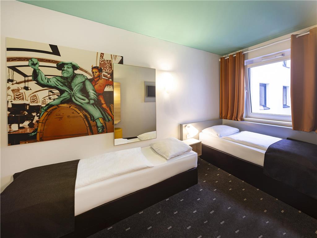Guest room