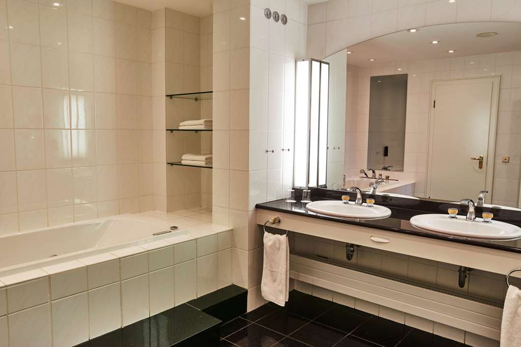 Steigenberger Hotel and Spa, Bad Pyrmont, Germany - Suite