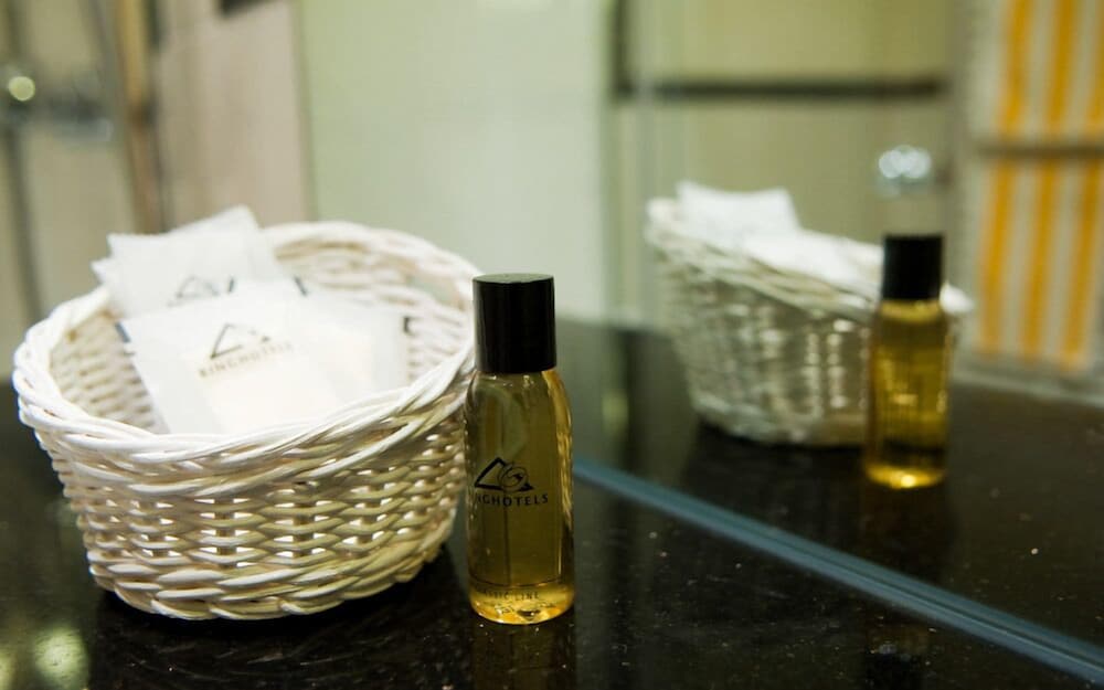 Bathroom amenities