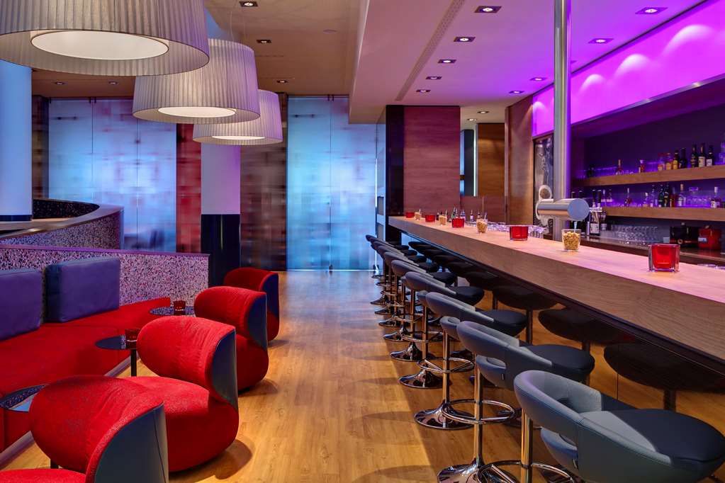 IntercityHotel Berlin Hauptbahnhof, Germany - Bar