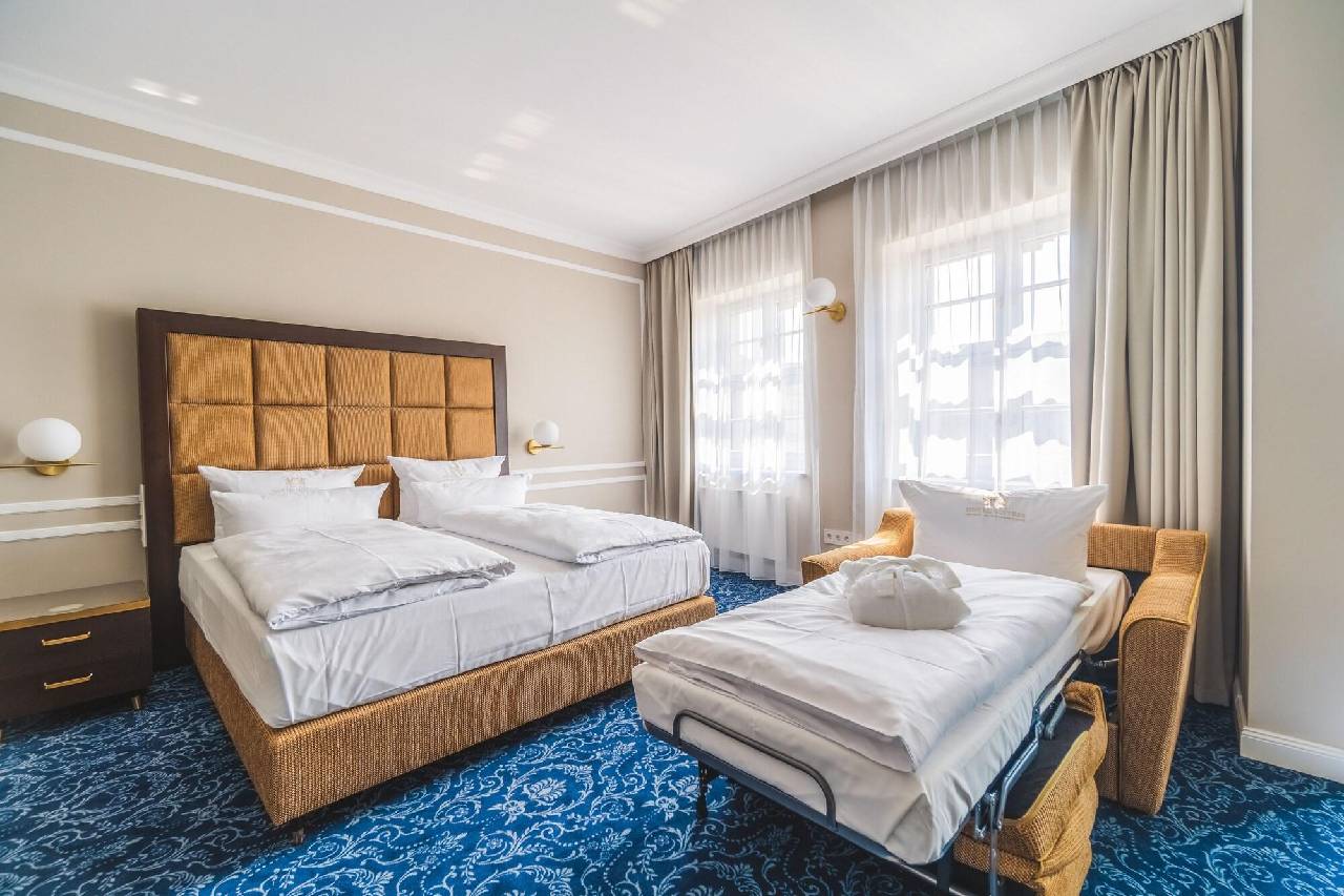 Guest room