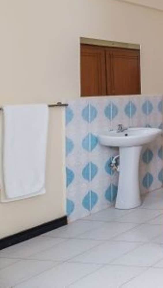 Bathroom sink