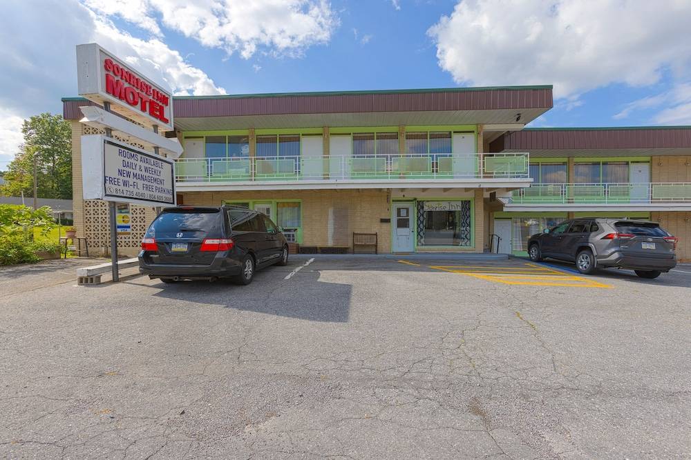 Sonrise Inn Lincoln Hwy By OYO - featured photo