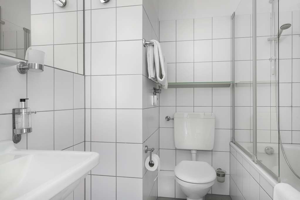 Bathroom Deluxe TOP freiRaum stattHotel Moenchengladbach