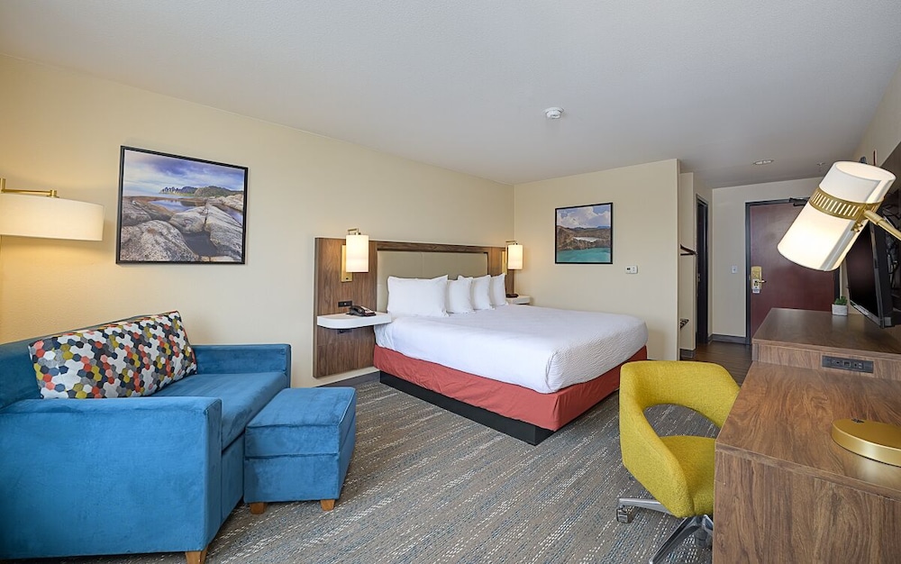 Portlander Inn and Marketplace - photo 5