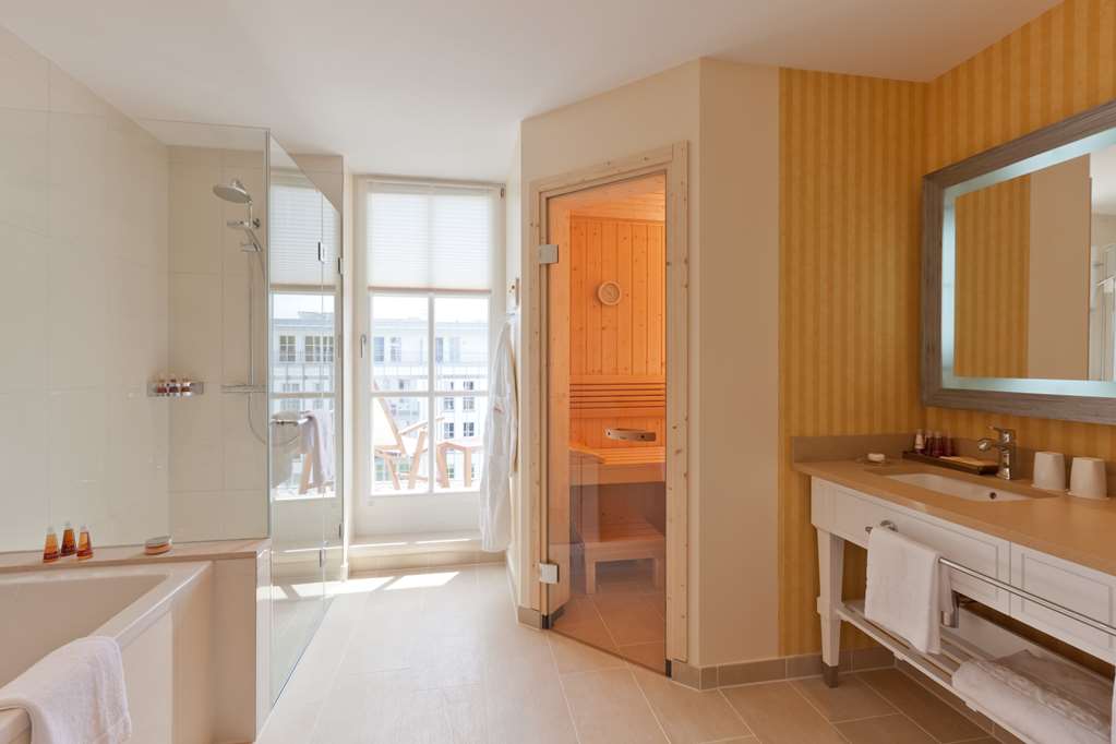 Steigenberger Grandhotel and Spa, Heringsdorf/Usedom, Germany - Penthouse Palais bathroom