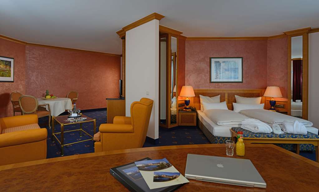 Corner Suite