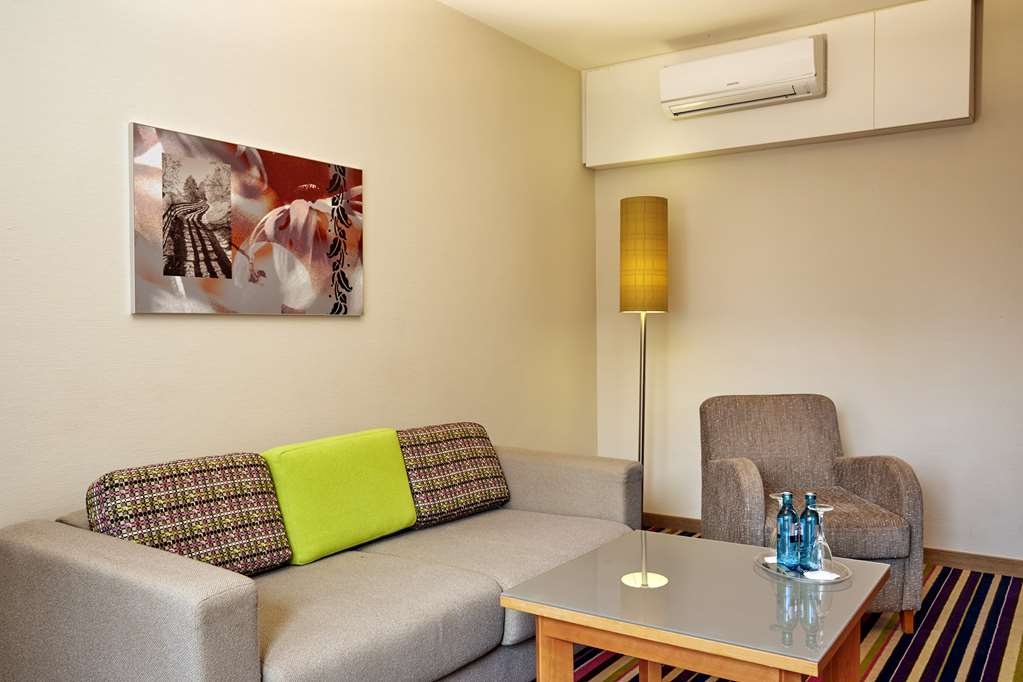 Guest room