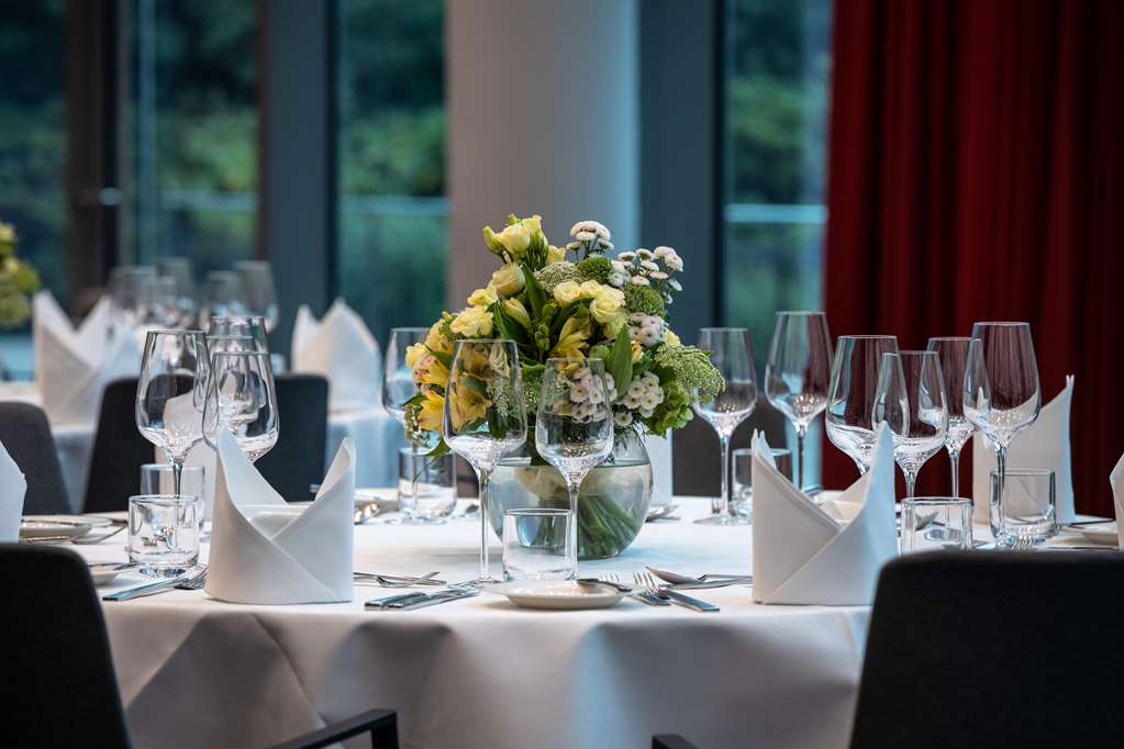Dinner seating