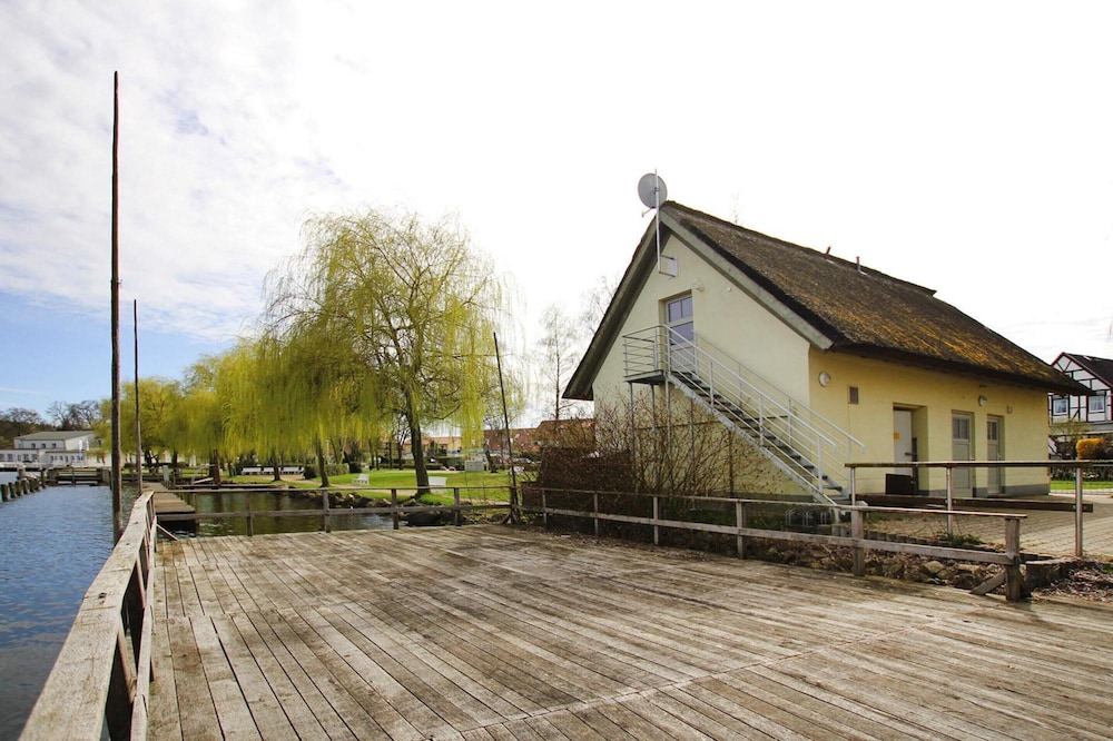 Seehotel Krakow am See