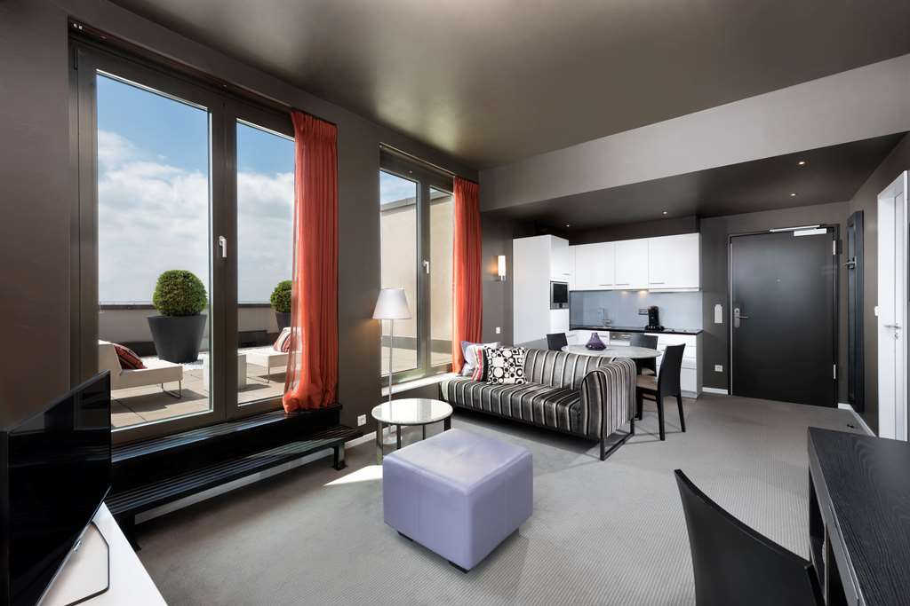 adina apartment hotel frankfurt neue oper penthouse suite lounge room