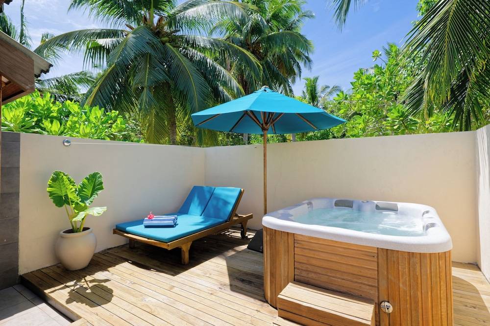 Jetted tub