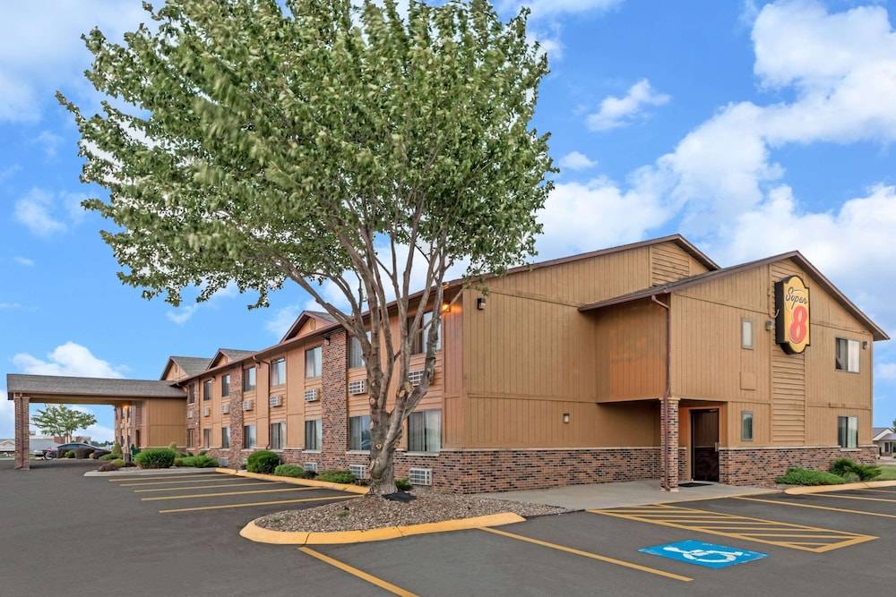 Super 8 by Wyndham Smithville Kansas City - featured photo