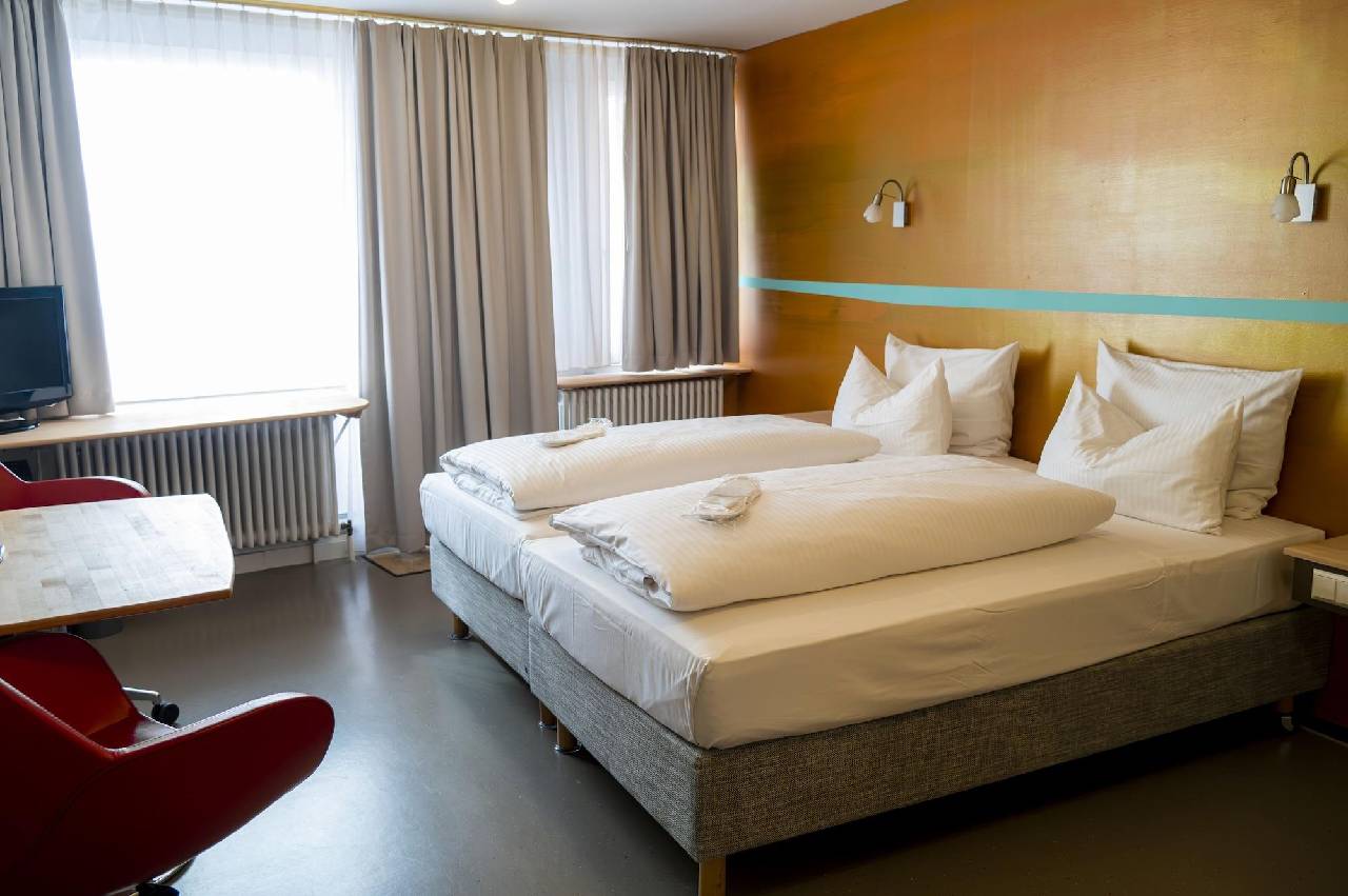 Guest room
