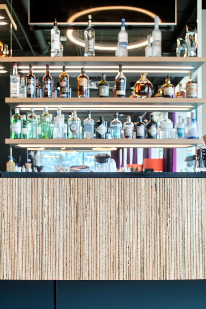 Hotel Bar