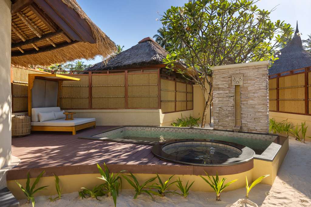 Grand Beachfront Pool Villa Pool