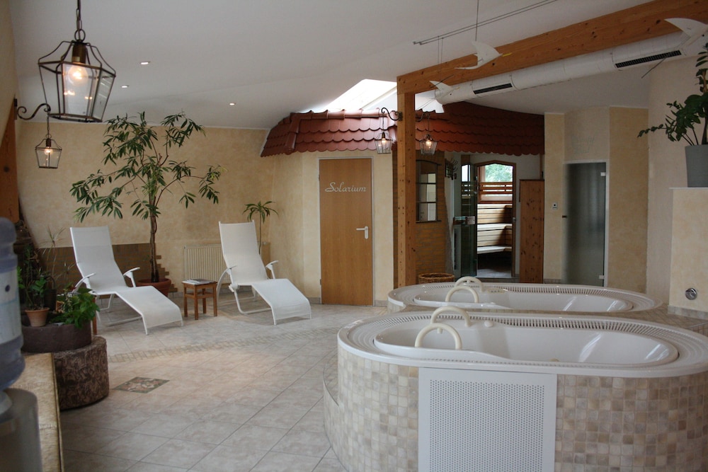 Indoor spa tub